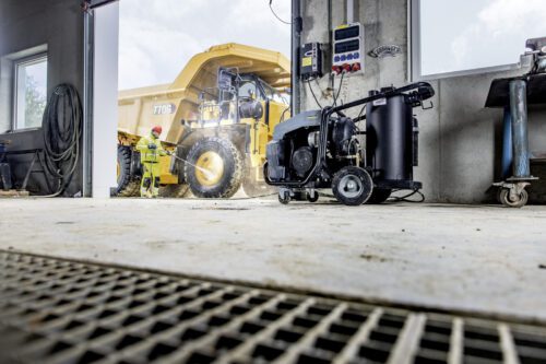 Myjka ciśnieniowa Karcher HDS 18/18-4 S Classic to urządzenia wysokociśnieniowe przeznaczone do usuwania szczególnie uciążliwych zabrudzeń i pracy w trudnych warunkach.