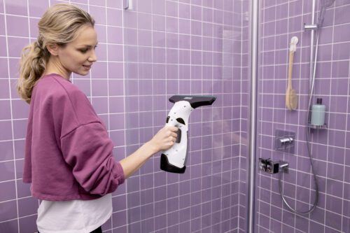 WV 2 Plus Multi Edition - Najnowszy model myjki do okien Kärcher. Poręczne urządzenie do mycia okien bez smug, zacieków i brudnych rąk.