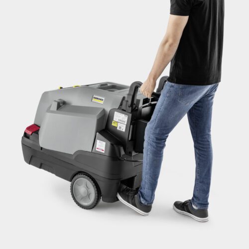 Nowa klasa HDS Compact to kompaktowe urządzenia, które mimo niewielkich rozmiarów radzą sobie świetnie z różnorodnymi zabrudzeniami. W następcach znacznie poprawiono stabilność temperatury. Maszyny wciąż są proste w obsłudze, wygodne w transporcie i bardzo ergonomiczne.