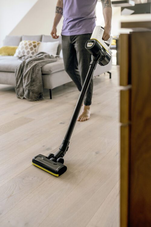 Odkurzacz VC 4 Cordless wyróżnia się na tle konkurencji niską masą, bezworkowym systemem filtracji oraz wysoką mocą zasysania.
