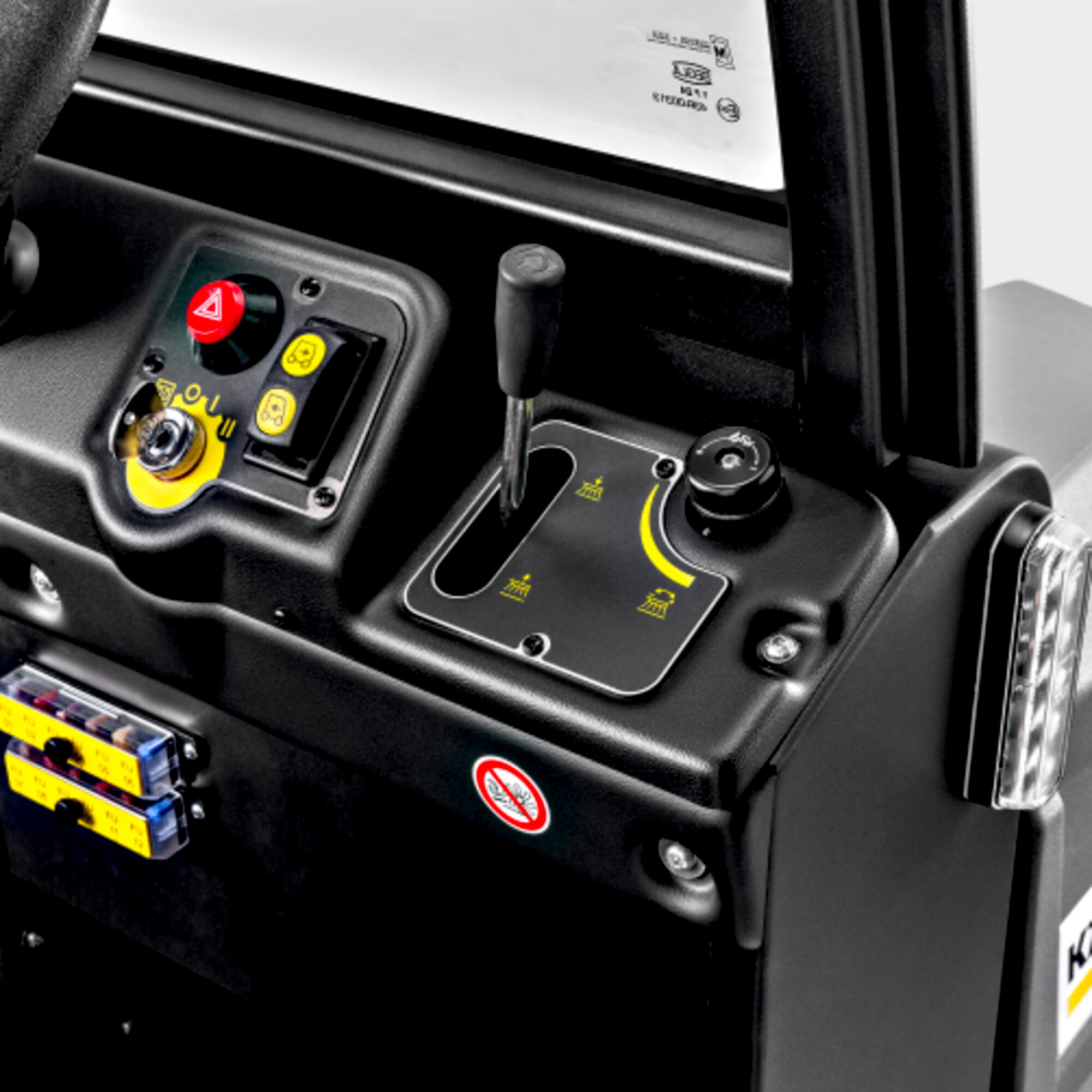 Zamiatarka z trakcją KM 130/300 RI Bp 1.186-148.0