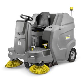 Komfortowa zamiatarka z silnikiem spalinowym, z hydraulicznie podnoszonym zbiornikiem na śmieci. Duża pojemność zbiornika 120l umożliwia długie użytkowanie.